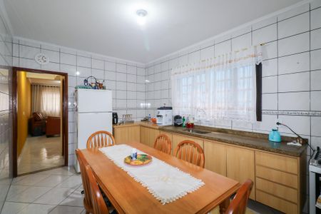 Casa à venda com 175m², 2 quartos e 2 vagas Casa à venda com 175m², 2 quartos e 2 vagasCozinha