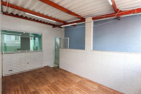 Casa para alugar com 78m², 2 quartos e sem vaga Casa para alugar com 78m², 2 quartos e sem vagaVaranda - Área de Serviço