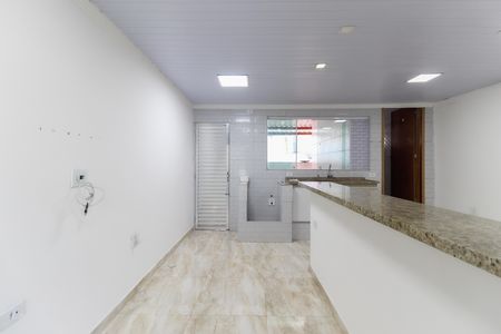 Casa para alugar com 78m², 2 quartos e sem vaga Casa para alugar com 78m², 2 quartos e sem vagaSala