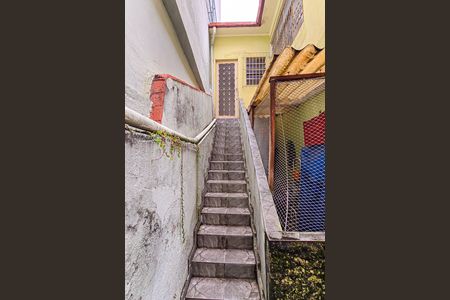 Casa para alugar com 88m², 2 quartos e sem vaga Casa para alugar com 88m², 2 quartos e sem vagaEscada acesso varanda