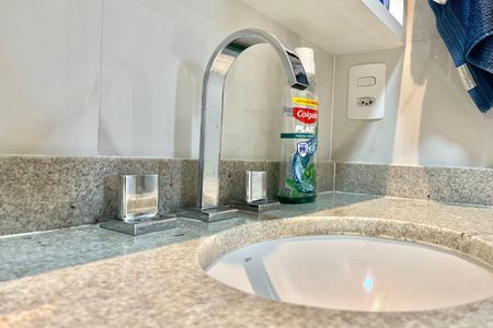 Apartamento à venda com 95m², 2 quartos e 1 vagaBanheiro da Suíte 1
