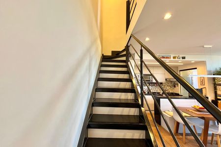 Apartamento à venda com 95m², 2 quartos e 1 vagaEscada