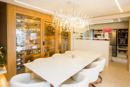 Apartamento à venda com 2 quartos, 146m² em Campo Belo, São Paulo