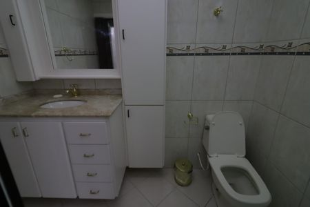 Casa para alugar com 250m², 4 quartos e 1 vagaBanheiro 2