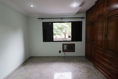 Casa para alugar com 250m², 4 quartos e 1 vagaSuíte 1