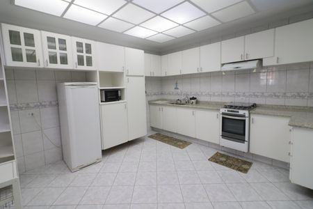 Casa para alugar com 250m², 4 quartos e 1 vagaCozinha
