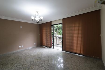 Sala de casa para alugar com 4 quartos, 250m² em Centro, Osasco