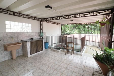 Casa para alugar com 250m², 4 quartos e 1 vagaÁrea de Serviço