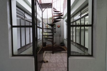 Casa para alugar com 250m², 4 quartos e 1 vagaÁrea de Serviço