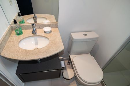 Studio à venda com 40m², 0 quarto e 1 vaga Studio à venda com 40m², 0 quarto e 1 vagaBanheiro