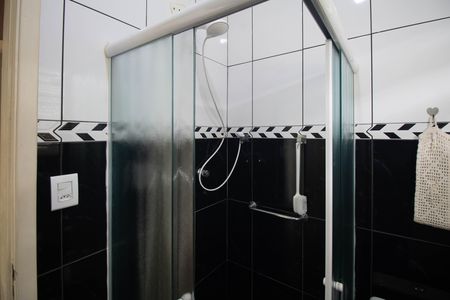 Casa à venda com 210m², 4 quartos e 2 vagasBanheiro 1