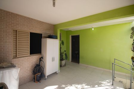 Casa à venda com 210m², 4 quartos e 2 vagasÁrea de Serviço