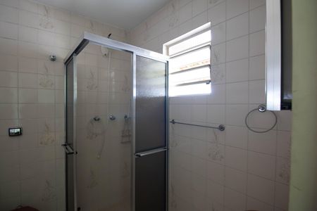 Casa à venda com 210m², 4 quartos e 2 vagasBanheiro da Suíte