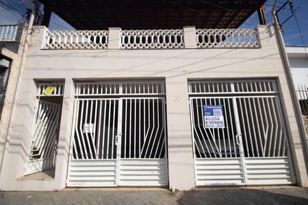 Casa à venda com 210m², 4 quartos e 2 vagasFachada / PLaca Dia 