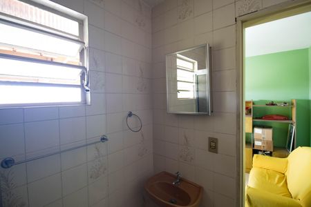Casa à venda com 210m², 4 quartos e 2 vagasBanheiro da Suíte