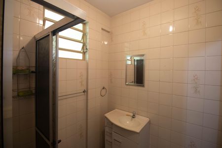 Casa à venda com 210m², 4 quartos e 2 vagasBanheiro 2