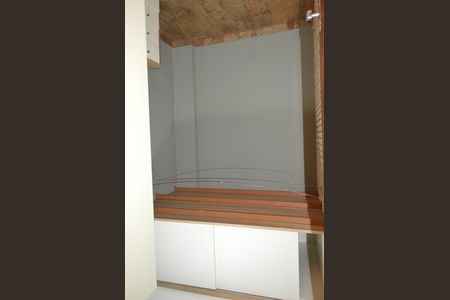 Casa de condomínio para alugar com 256m², 5 quartos e 4 vagasQuarto de Serviço
