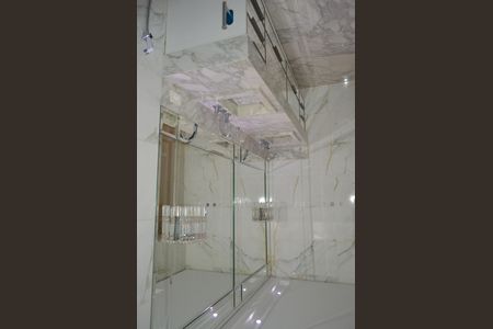 Casa de condomínio para alugar com 256m², 5 quartos e 4 vagasBanheiro da Suíte