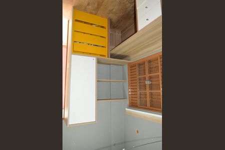 Casa de condomínio para alugar com 256m², 5 quartos e 4 vagasQuarto de Serviço