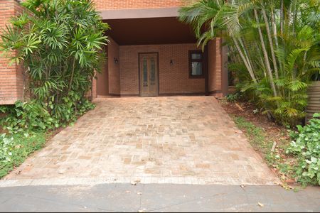 Casa de condomínio para alugar com 256m², 5 quartos e 4 vagasFachada 