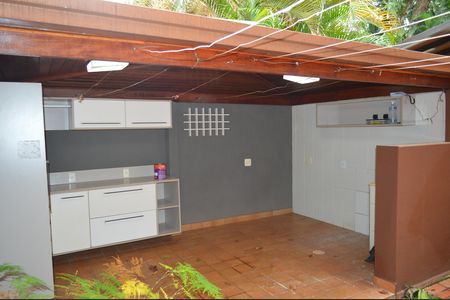 Casa de condomínio para alugar com 256m², 5 quartos e 4 vagasÁrea de Serviço