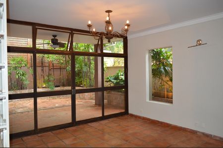 Casa de condomínio para alugar com 256m², 5 quartos e 4 vagasSala 