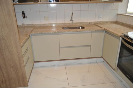 Casa de condomínio para alugar com 256m², 5 quartos e 4 vagasCozinha