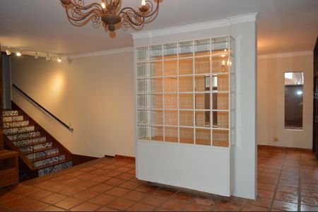 Casa de condomínio para alugar com 256m², 5 quartos e 4 vagasSala 