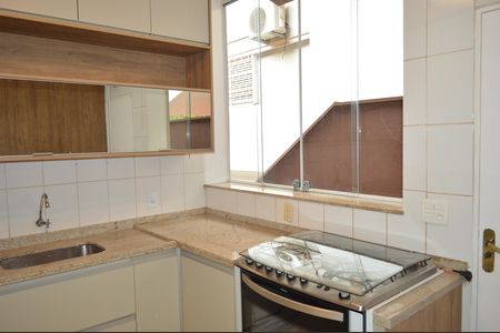 Casa de condomínio para alugar com 256m², 5 quartos e 4 vagasCozinha