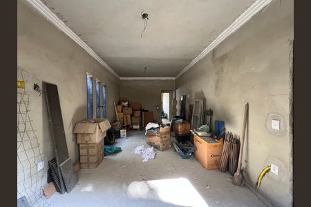 Casa à venda com 576m², 5 quartos e 3 vagas Casa à venda com 576m², 5 quartos e 3 vagasSala