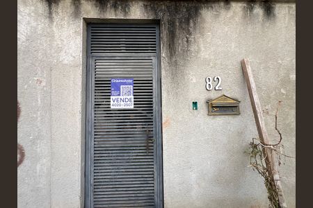 Casa à venda com 576m², 5 quartos e 3 vagas Casa à venda com 576m², 5 quartos e 3 vagasFachada