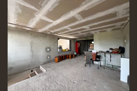 Casa à venda com 576m², 5 quartos e 3 vagas Casa à venda com 576m², 5 quartos e 3 vagasSala