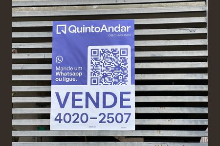 Casa à venda com 576m², 5 quartos e 3 vagas Casa à venda com 576m², 5 quartos e 3 vagasPlaca QuintoAndar
