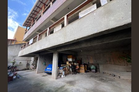 Casa à venda com 576m², 5 quartos e 3 vagas Casa à venda com 576m², 5 quartos e 3 vagasGaragem