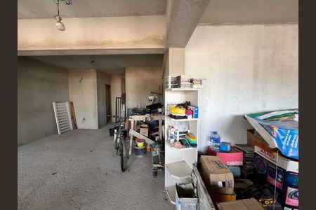 Casa à venda com 576m², 5 quartos e 3 vagas Casa à venda com 576m², 5 quartos e 3 vagasÁrea comum