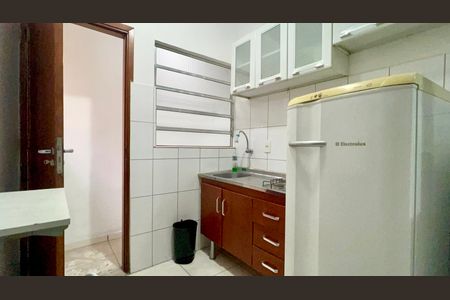 Cozinha de kitnet/studio para alugar com 1 quarto, 28m² em Cerqueira César, São Paulo