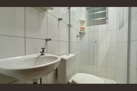 Banheiro de kitnet/studio para alugar com 1 quarto, 28m² em Cerqueira César, São Paulo