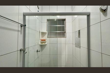Banheiro de kitnet/studio para alugar com 1 quarto, 28m² em Cerqueira César, São Paulo