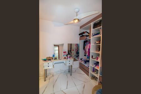 Casa à venda com 200m², 3 quartos e 1 vagaCloset