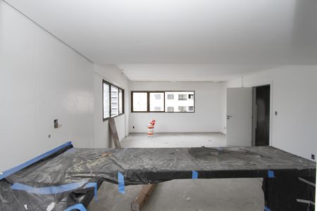 Apartamento à venda com 180m², 3 quartos e 3 vagasSala