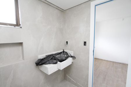Apartamento à venda com 180m², 3 quartos e 3 vagasBanheiro da Suíte 1