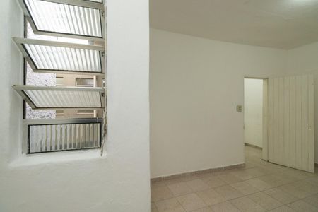 Quarto de casa para alugar com 1 quarto, 55m² em Vila Tolstoi, São Paulo