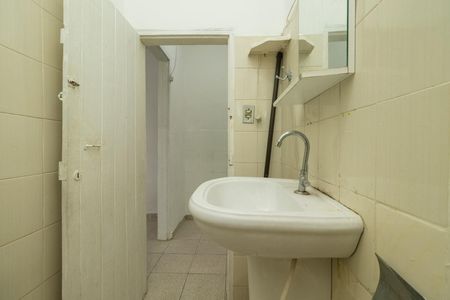 Casa para alugar com 55m², 1 quarto e 2 vagas Casa para alugar com 55m², 1 quarto e 2 vagasBanheiro social