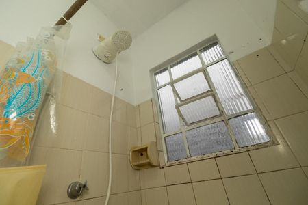 Casa para alugar com 55m², 1 quarto e 2 vagas Casa para alugar com 55m², 1 quarto e 2 vagasBanheiro social