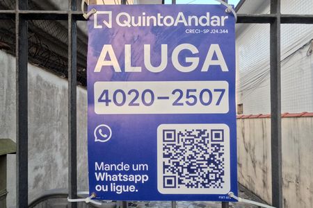 Casa para alugar com 116m², 3 quartos e sem vagaFachada | Adesivo/Placa Quintoandar instalado 