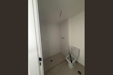 Banheiro de kitnet/studio à venda com 1 quarto, 26m² em Vila Pirajussara, São Paulo