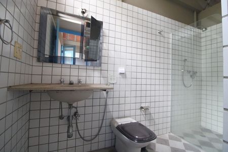 Banheiro da suíte de casa para alugar com 3 quartos, 238m² em Vila Nova Caledonia, São Paulo