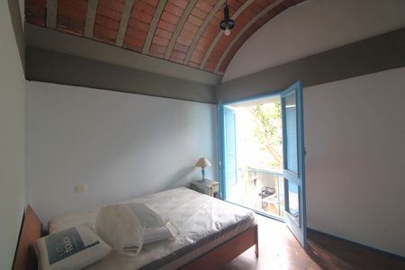 Suíte de casa para alugar com 3 quartos, 238m² em Vila Nova Caledonia, São Paulo