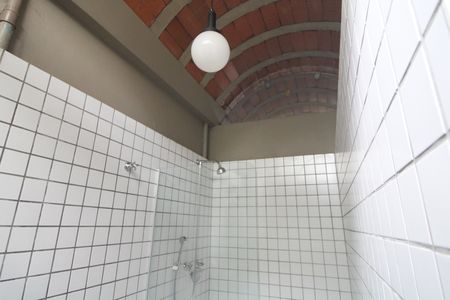 Banheiro da suíte de casa para alugar com 3 quartos, 238m² em Vila Nova Caledonia, São Paulo