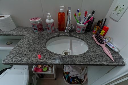 Apartamento à venda com 56m², 2 quartos e 1 vaga Apartamento à venda com 56m², 2 quartos e 1 vagaBanheiro Social